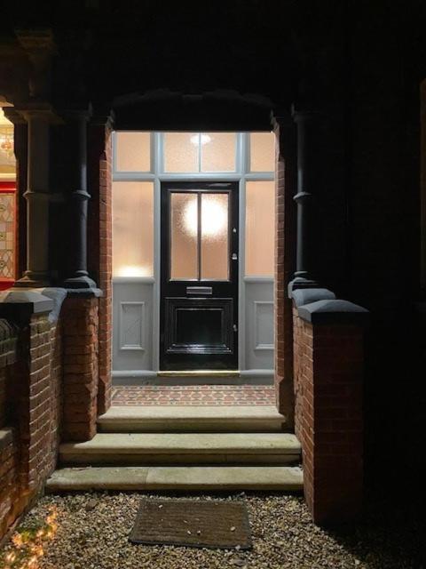 The House - Southampton Villa ภายนอก รูปภาพ